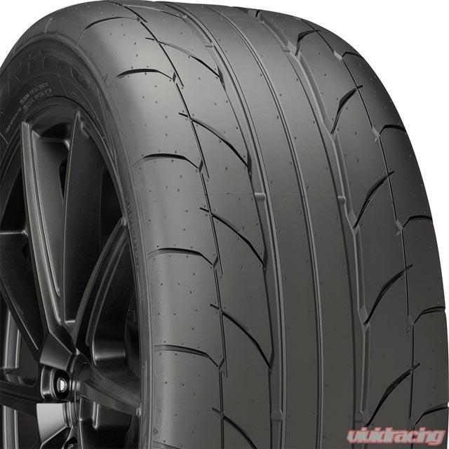 Nitto NT555RII Tire P 305 45 R18 103W SL BSW 108740