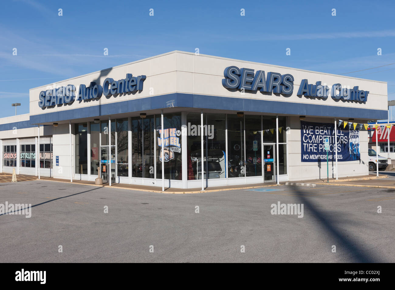 A Sears Auto Center In Jackson Tennessee Stock Photo Alamy